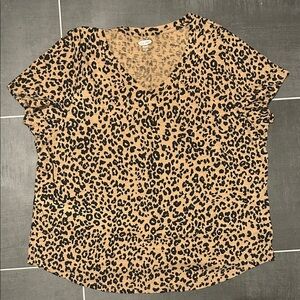 Old Navy Leopard Print V-Neck Short Sleeve Top - Tan/Black